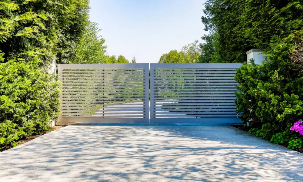 Looking for modern stainless steel intricate garden gates & driveway gates?