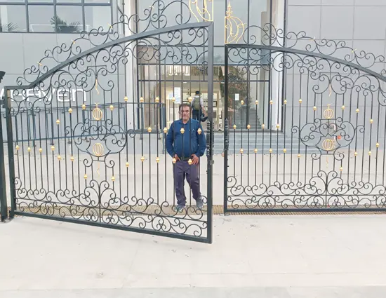 Commercial-Office-Main-Gates